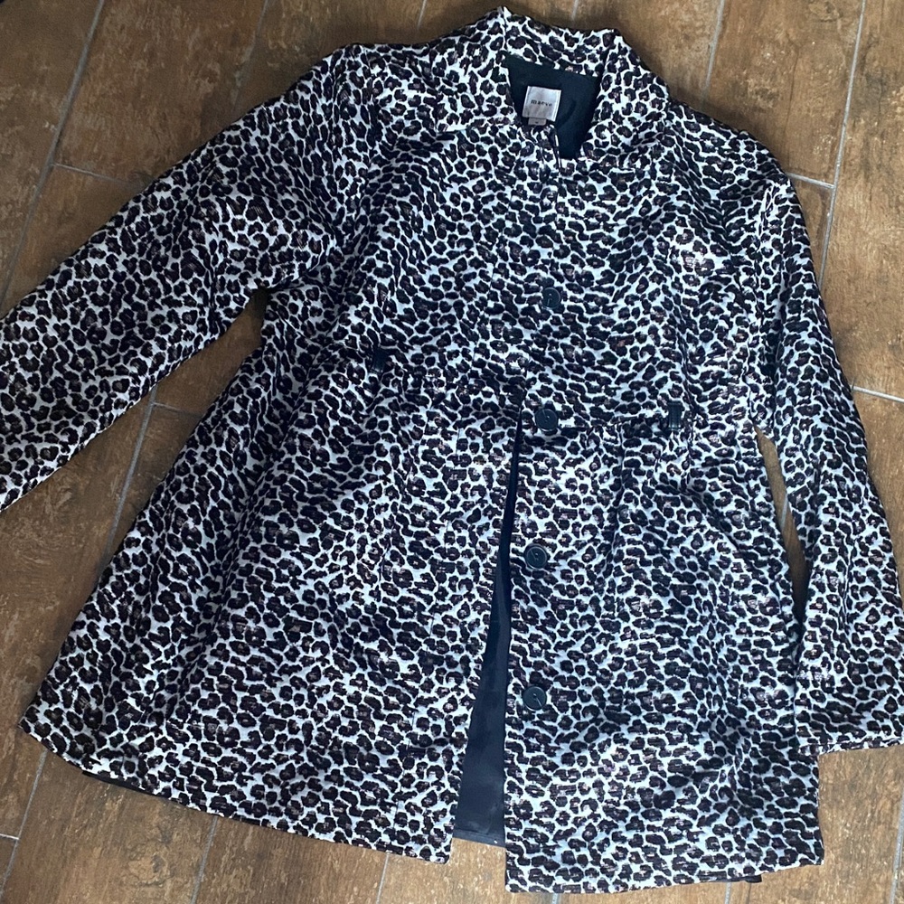 Maeve Black/White Patterned Jacket. Size medium. Great condition-missing belt.